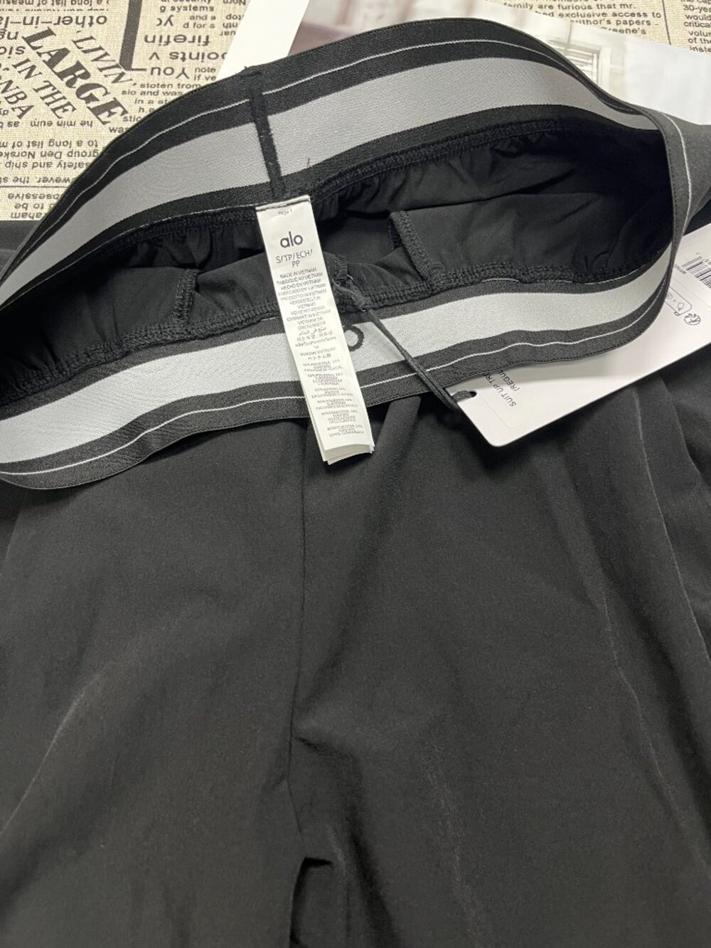 Black🖤ALO Yoga Suit Up Trouser (Regular) NWT 30-inch inner seam - Picture 4 of 7